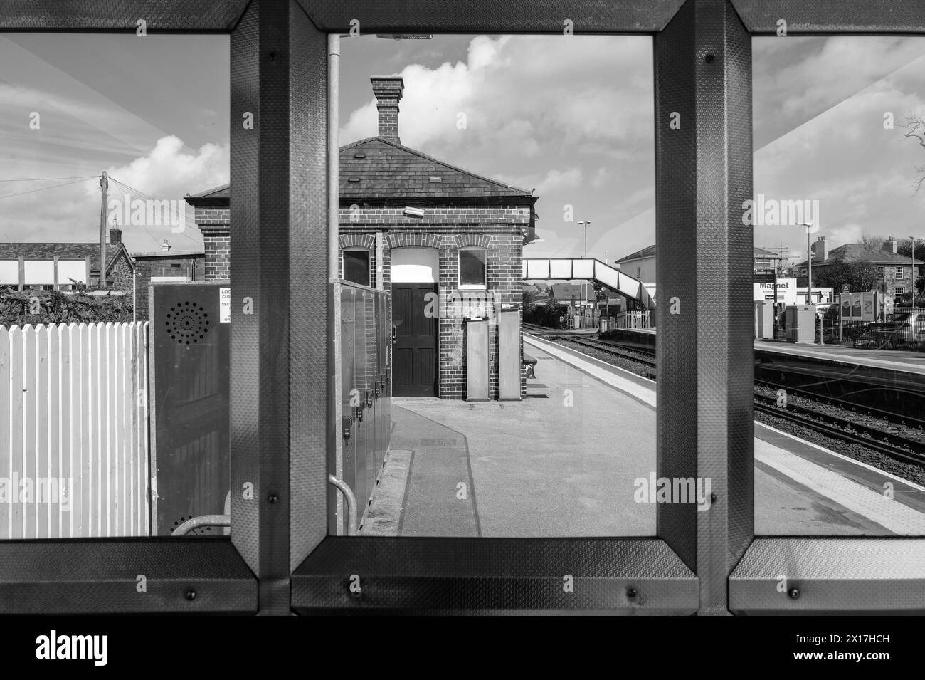 BAHNÜBERGANG CAMBORNE BARRIEREN BAHNÜBERGANG Stockfoto