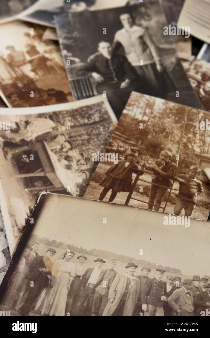 Vintage Amateur- und Studiofotos Ende des 19. Jahrhunderts - Anfang des XX. Jahrhunderts, ehemaliges Russland Stockfoto