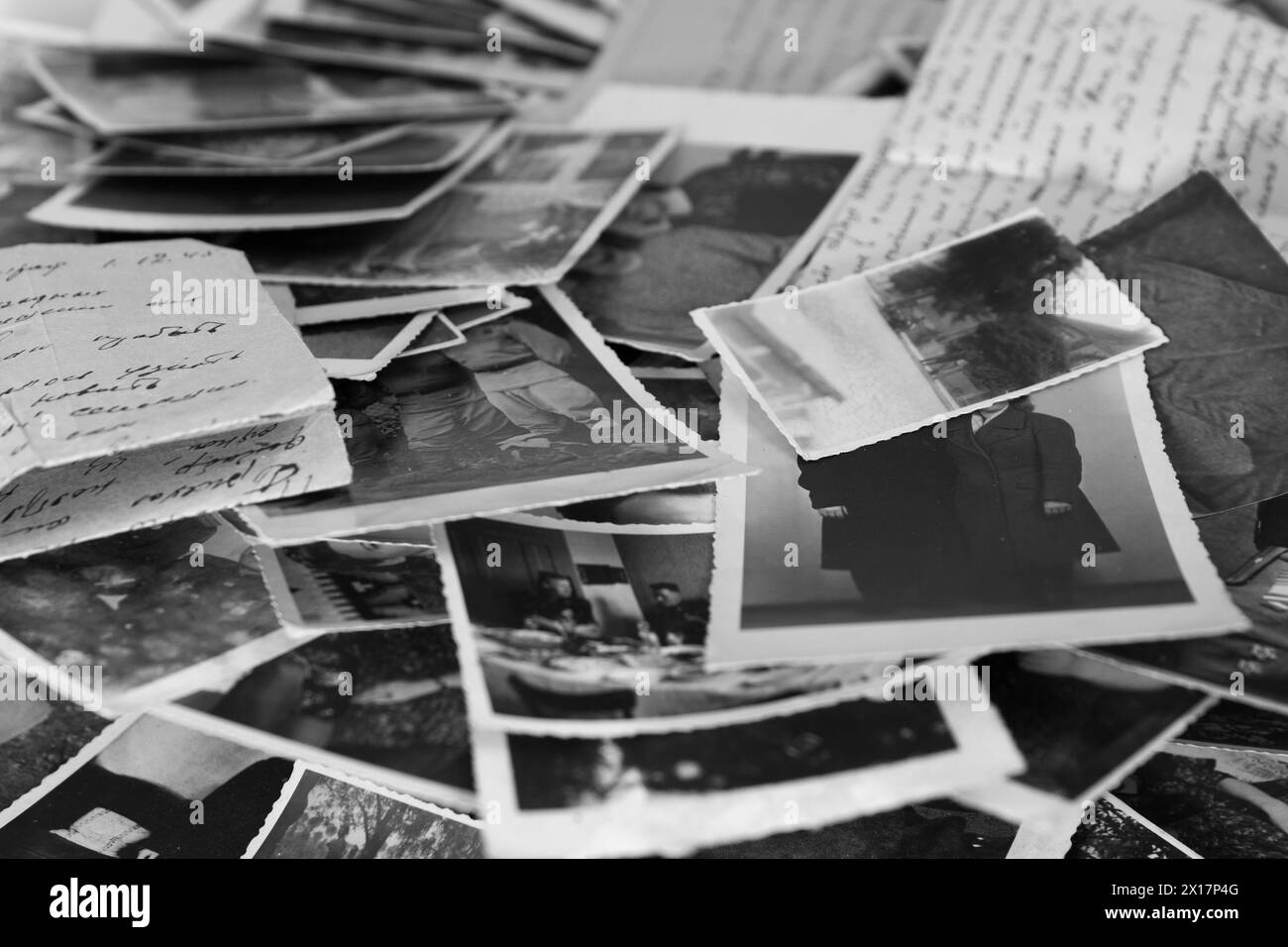 Vintage Amateur-Nachkriegsfotos und Postbriefe, 1940er Jahre Stockfoto
