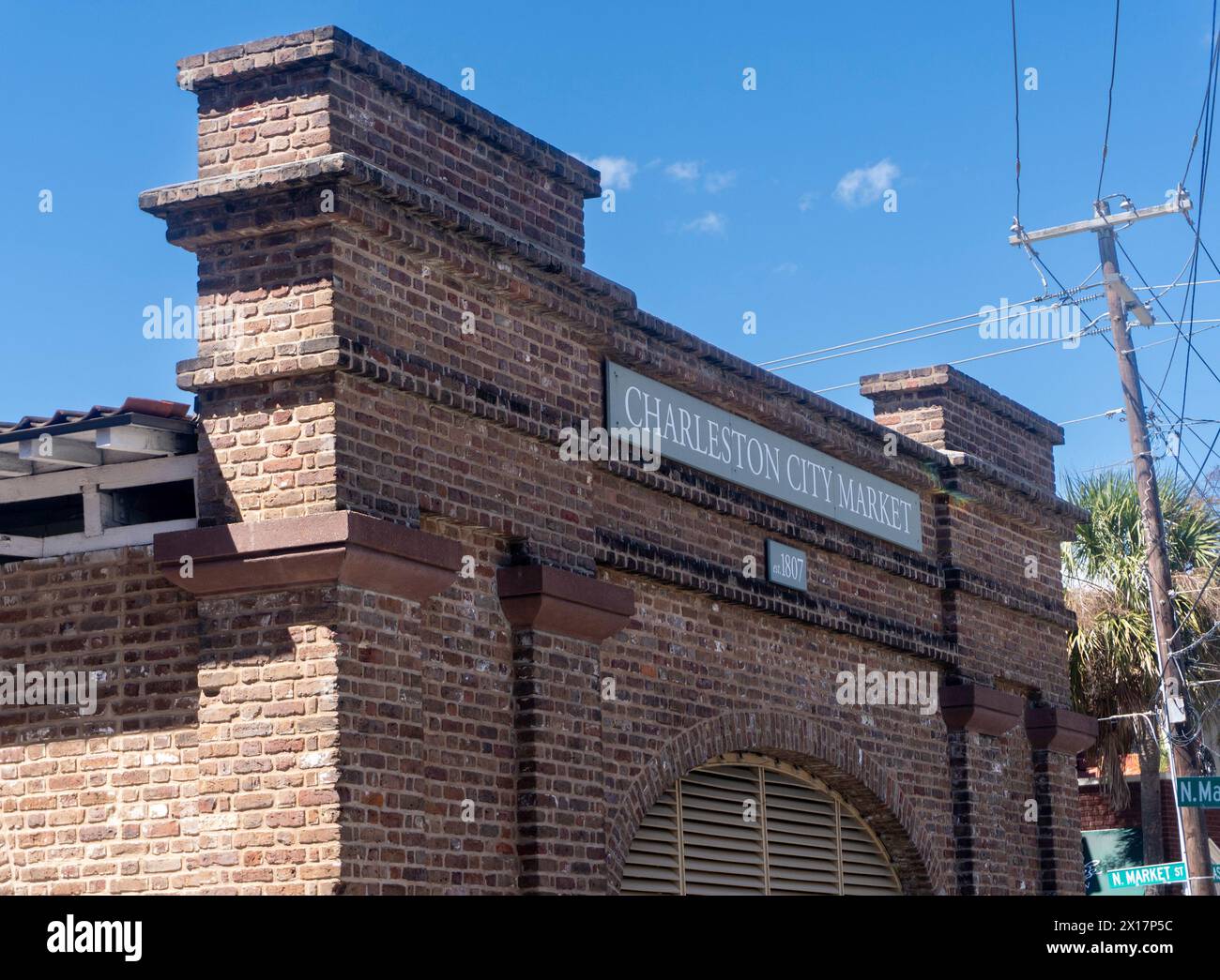 Schild über dem Charleston Market in Charleston, SC Stockfoto