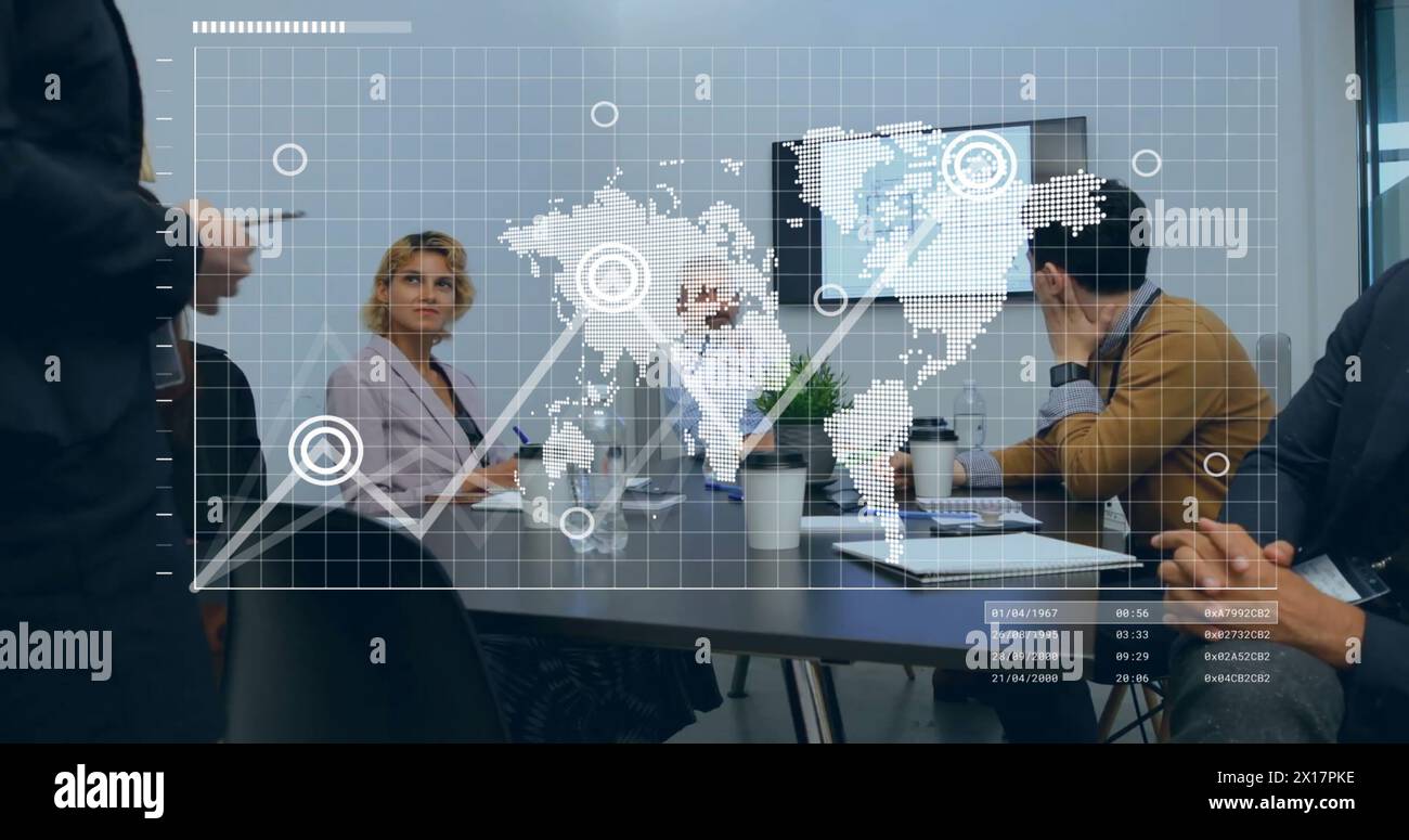 Bild von Datenverarbeitung und Statistiken über verschiedene Geschäftsleute im Büro Stockfoto