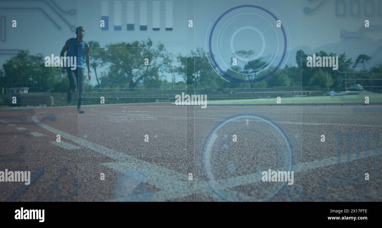 Bild der Datenverarbeitung auf digitalem Bildschirm über männlichem Läufer in afrika-amerika mit laufendem Blatt Stockfoto
