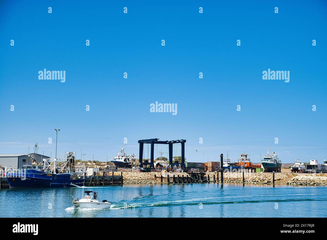 Werft für die Schiffsinstandhaltung im Hafen von Exmouth, North West Cape, Western Australia. Stockfoto