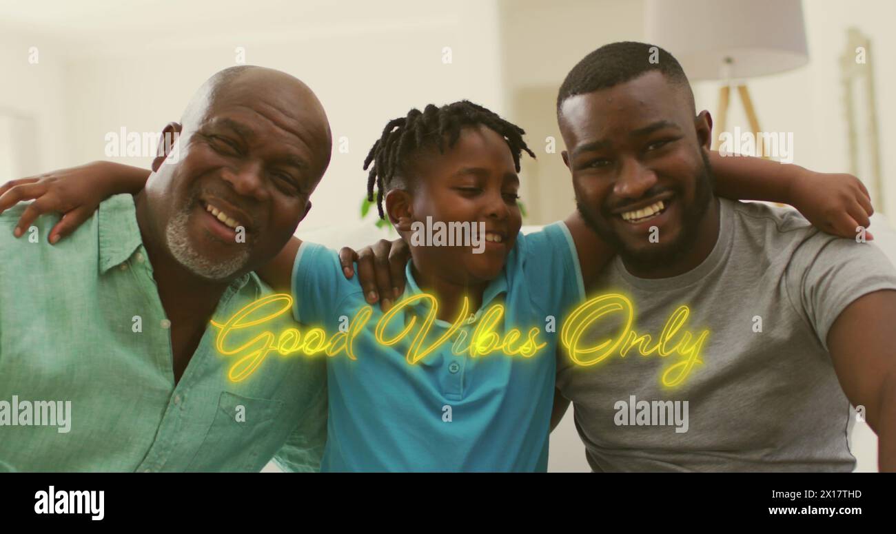Bild von guten Vibes nur Text mit afroamerikanischer Familie lächelnd Stockfoto