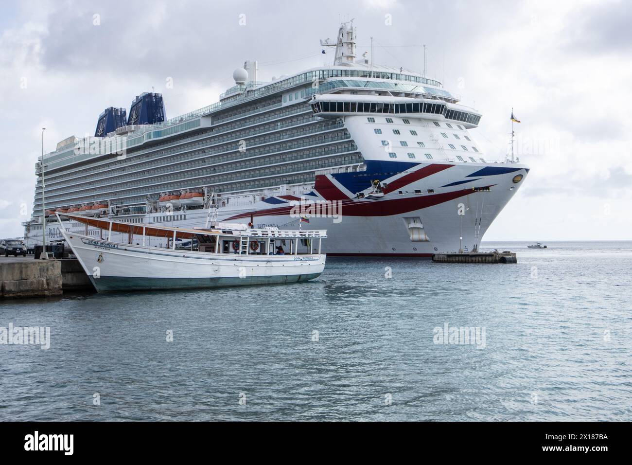 P&O Britannia liegt auf der Karibikinsel Bonaire Stockfoto