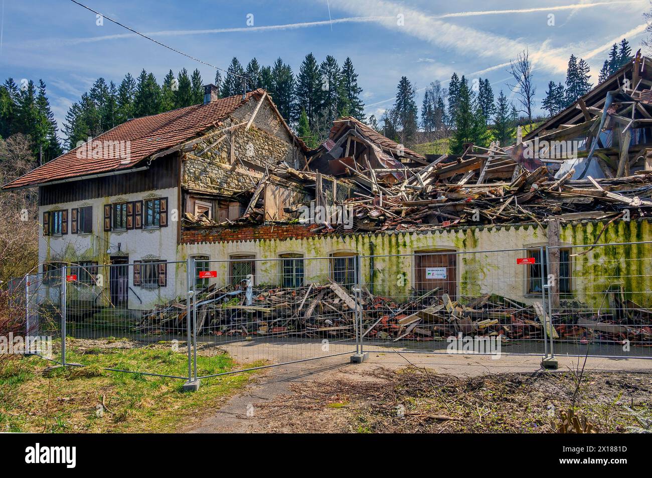 Baufälliges Landhaus, Allgäu, Schwaben, Bayern, Deutschland Stockfoto