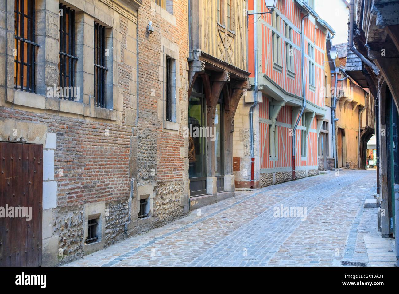 Haus einer reichen Kaufmannsfamilie aus dem 16. Jahrhundert, Hotel de Mauroy mit Maison de l'Outil et de la Pensee ouvriere. Altstadt von Troyes Stockfoto