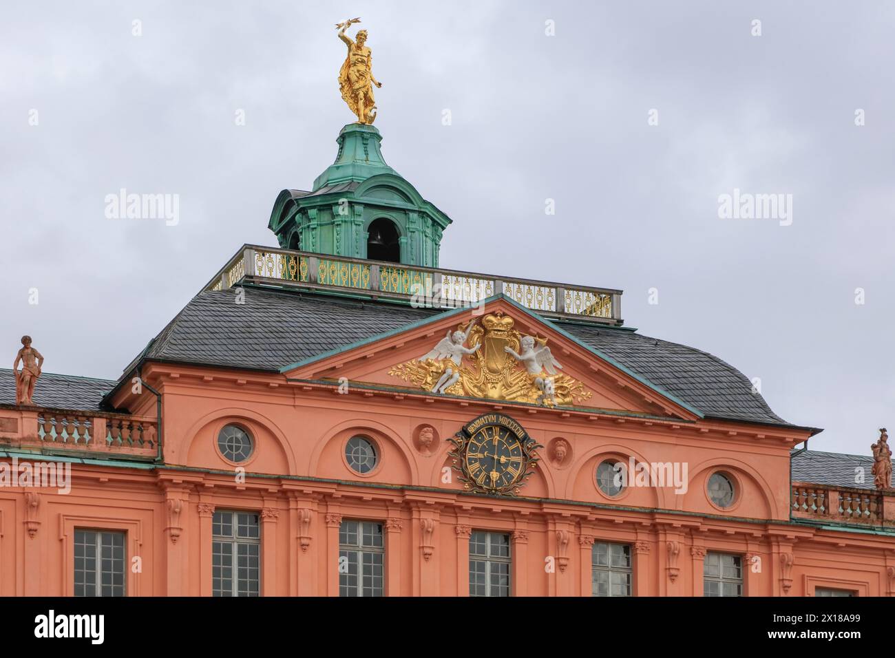 Corps de Logis, barocker Dreiflügelkomplex Schloss Rastatt, ehemalige Residenz der Markgrafen von Baden-Baden, Rastatt, Baden-Württemberg, Deutschland Stockfoto