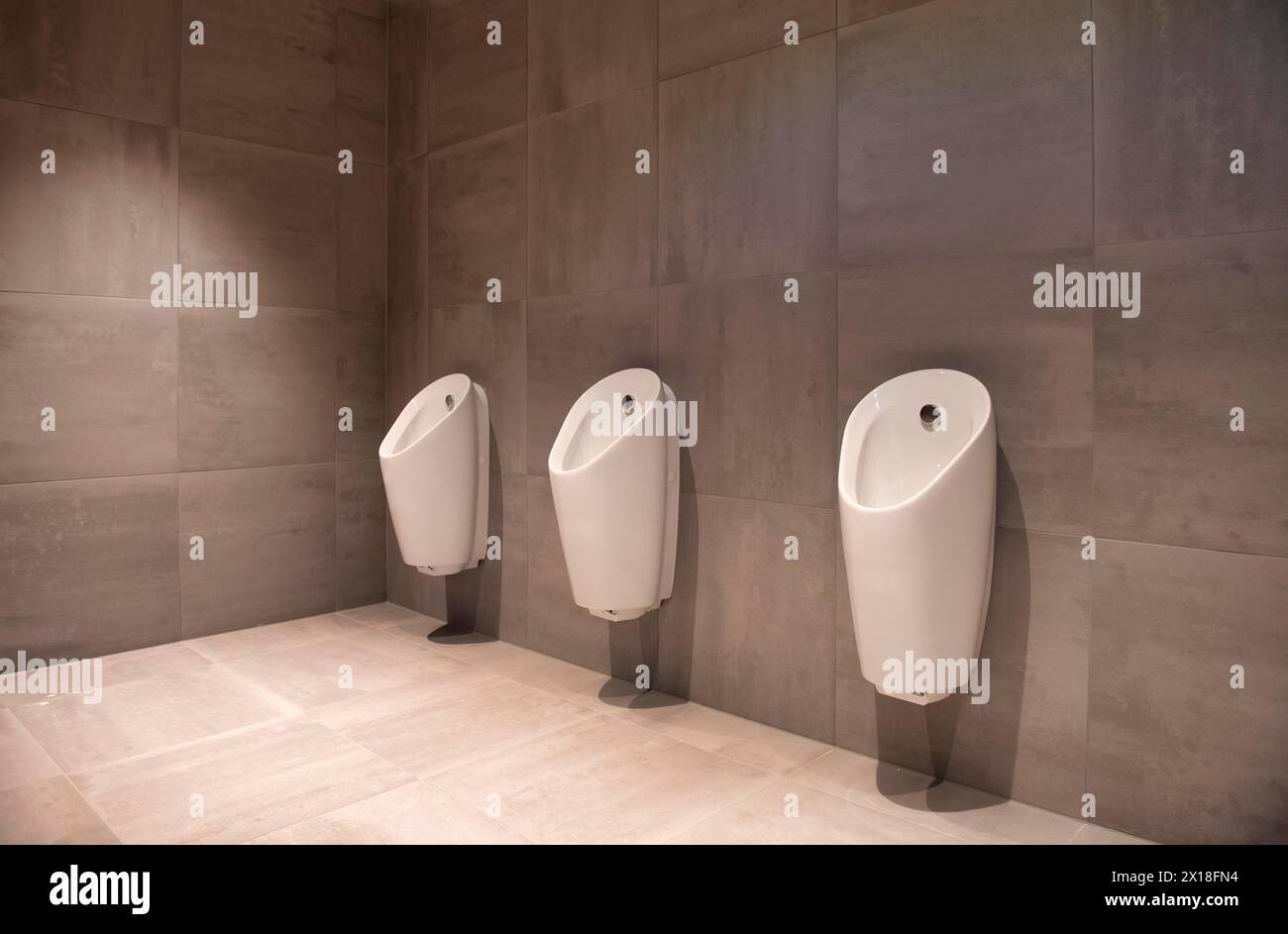 Neue Toilette, Urinal, Medienzentrum, Pressezentrum, MHPArena, MHP Arena Stuttgart, Baden-Württemberg, Deutschland Stockfoto