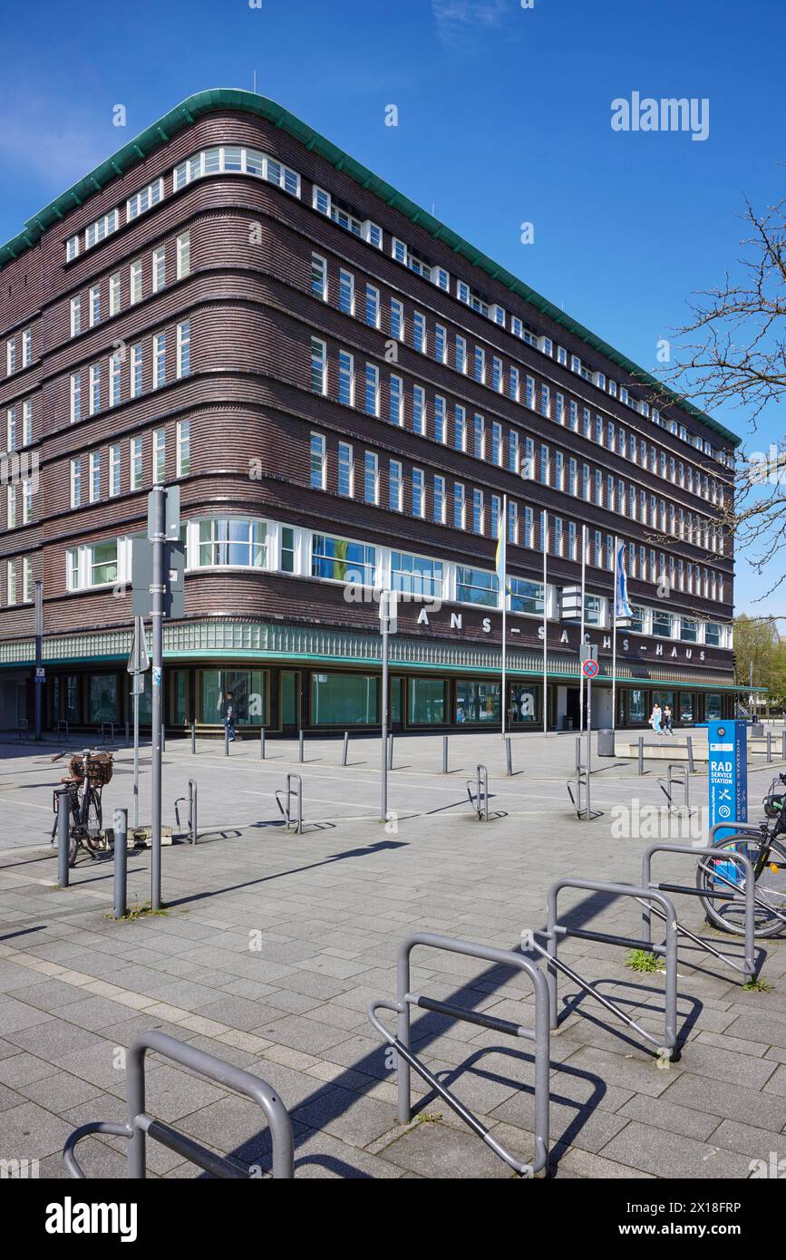 Hans-Sachs-Haus Rathaus des Architekten Alfred Fischer im Backsteinexpressionismus in Gelsenkirchen, Ruhrgebiet, unabhängige Stadt, Nord Stockfoto