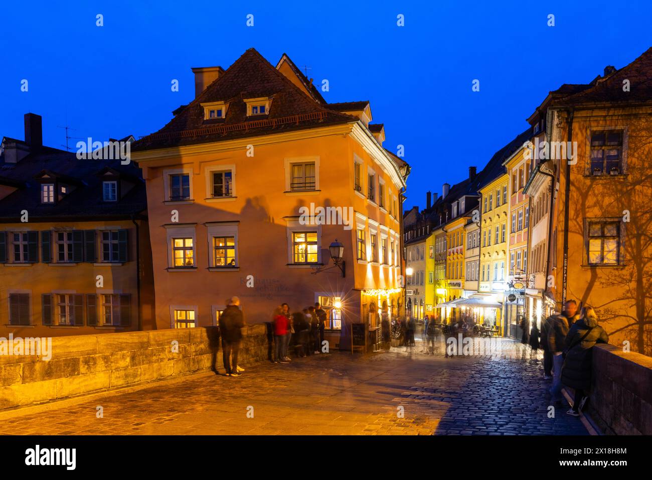 Obere Brücke, Obstmarkt, historische Altstadt, Blue Hour, Bamberg, Niederfranken, Bayern, Deutschland Stockfoto