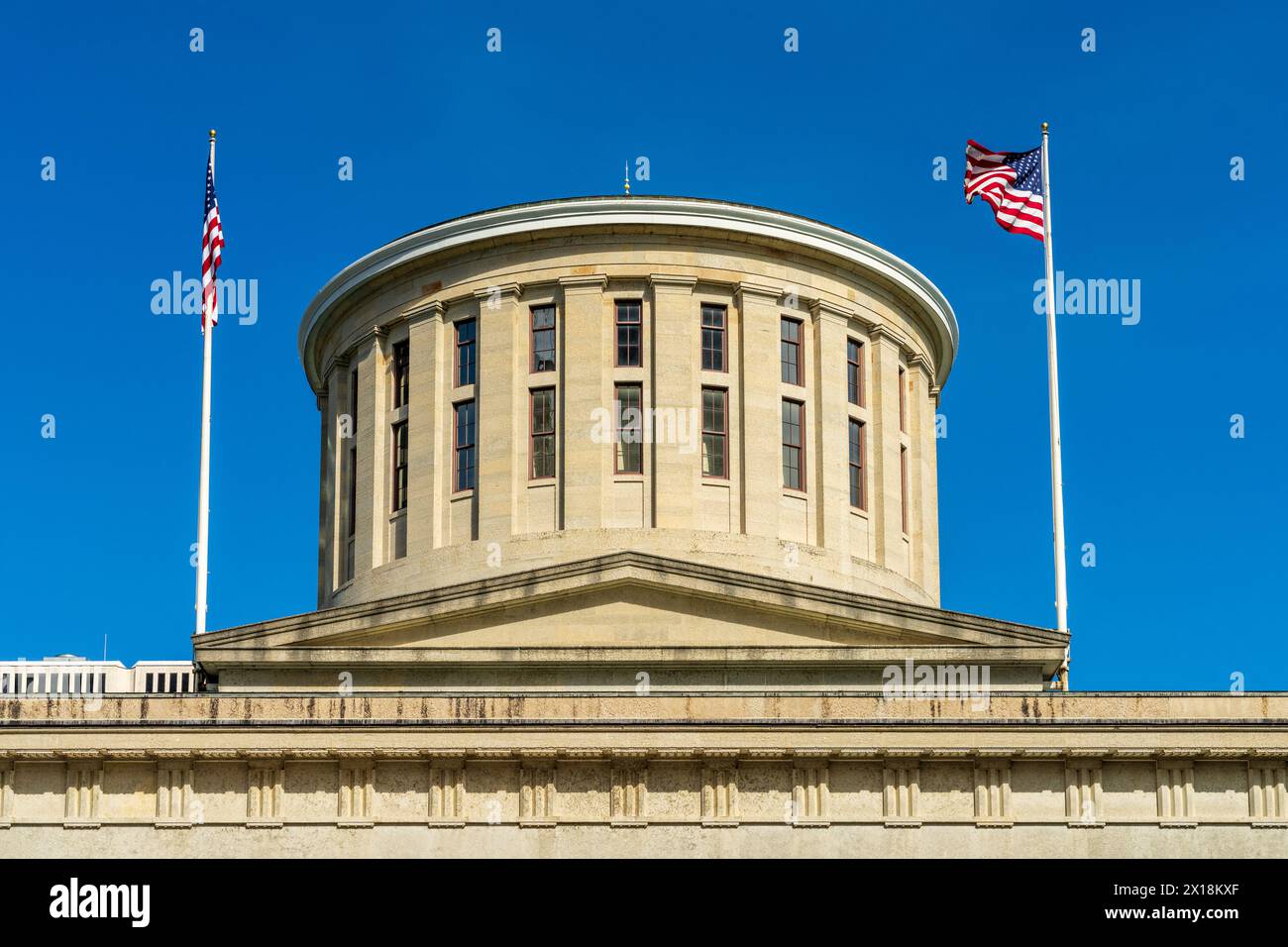 Rotunde und Kuppel des Kapitols von Ohio im Finanzviertel von Columbus, OH Stockfoto