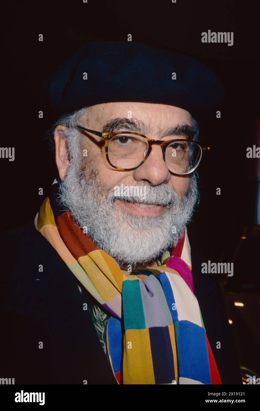Francis Ford Coppola in der Anna Sui Herbst 2001 Collection im Zelt im Bryant Park in New York City am 14. Februar 2001. Foto: Henry McGee/MediaPunch Stockfoto