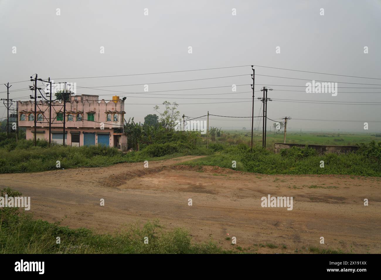 Das umstrittene Land der Tata Nano Automobilfabrik. Neben NH-16. Singur im Bezirk Hoodly, Westbengalen, Indien. Stockfoto