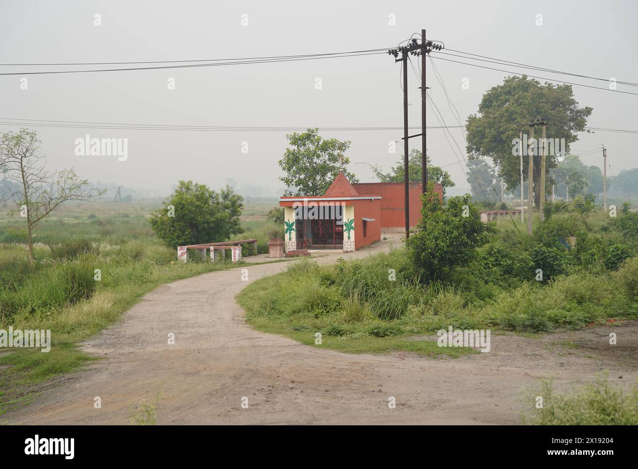 Das umstrittene Land der Tata Nano Automobilfabrik. Neben NH-16. Singur im Bezirk Hoodly, Westbengalen, Indien. Stockfoto