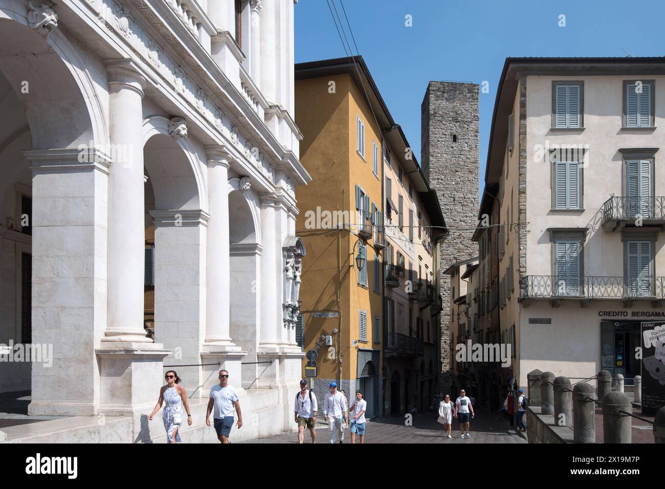 Biblioteca Civica Angelo Mai (Stadtbibliothek von Angelo Mai), gegründet im 18. Jahrhundert im Palazzo Nuovo von Vincenzo Scamozzi aus dem 17. Jahrhundert auf der Piazza Stockfoto