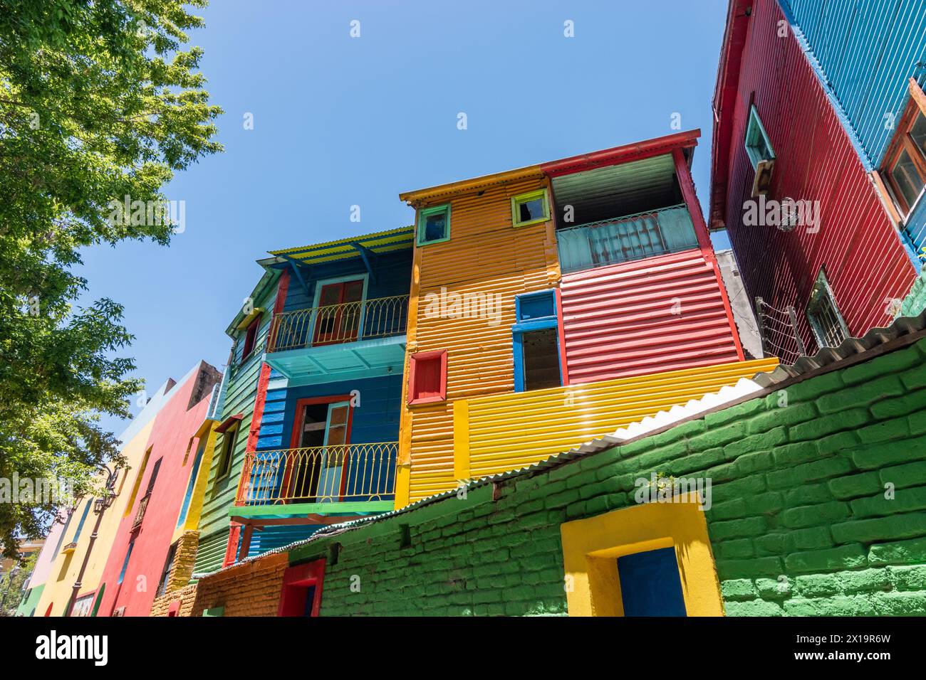 Farbenfrohe Häuser im Viertel La Boca, Buenos Aires, Argentinien. Stockfoto