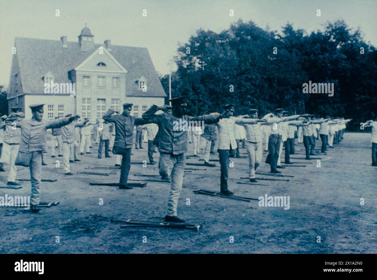 Verwundete deutsche Soldaten üben in einem Militärkrankenhaus, Berlin, Deutschland 1917 Stockfoto