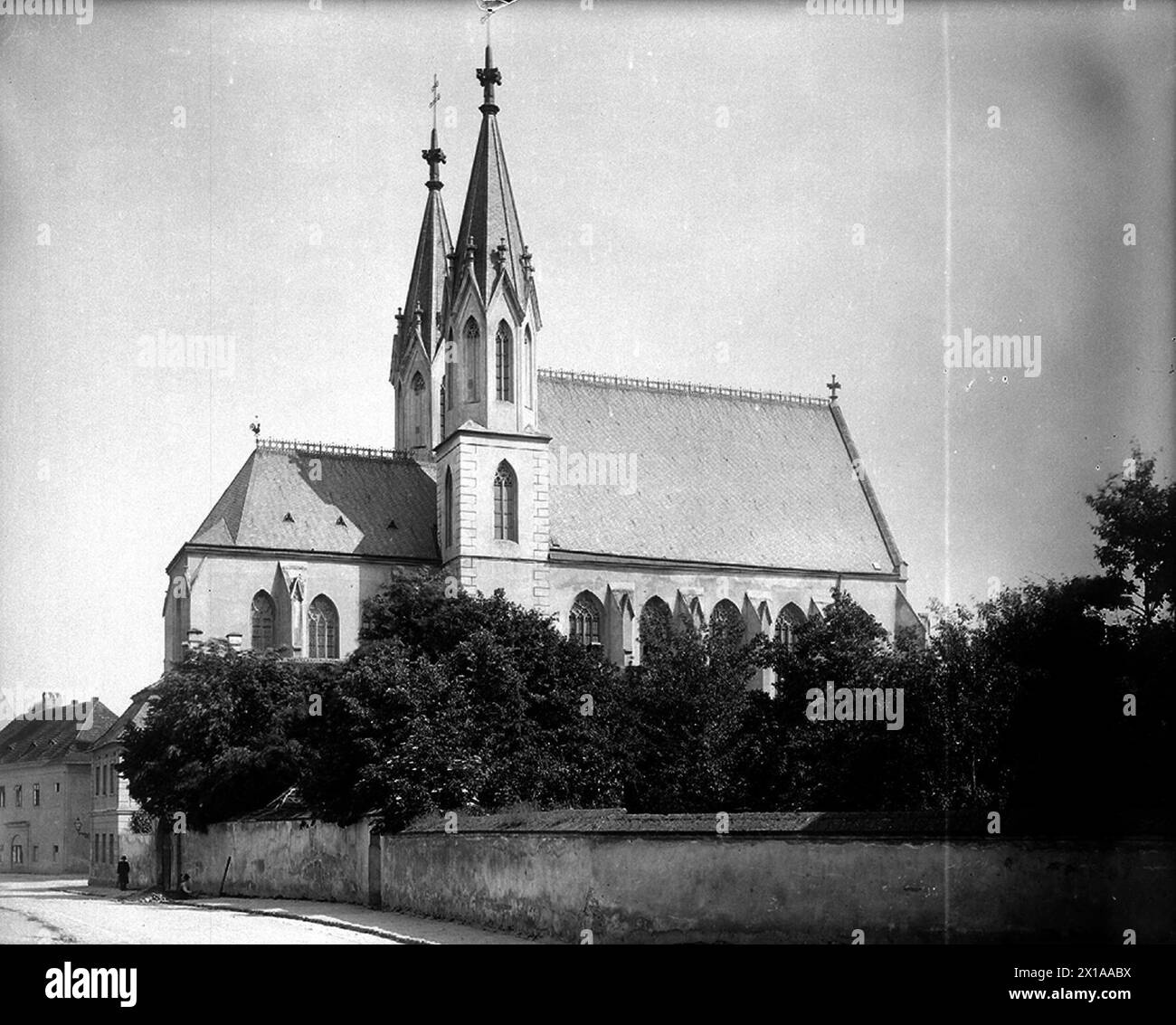 Kromioí¿, Mauritzkirche (Stiftskirche und Stiftskirche, um 1210, oder besser gesagt 1260 – 14. Jahrhundert. Regeneration 1513 - 1540, 1669 und 1836 - 1844 durch Franz Fighter the Younger), allgemeine Ansicht: Südfront, 1880 - 18800101 PD0433 - Rechteinfo: Rights Managed (RM) Stockfoto