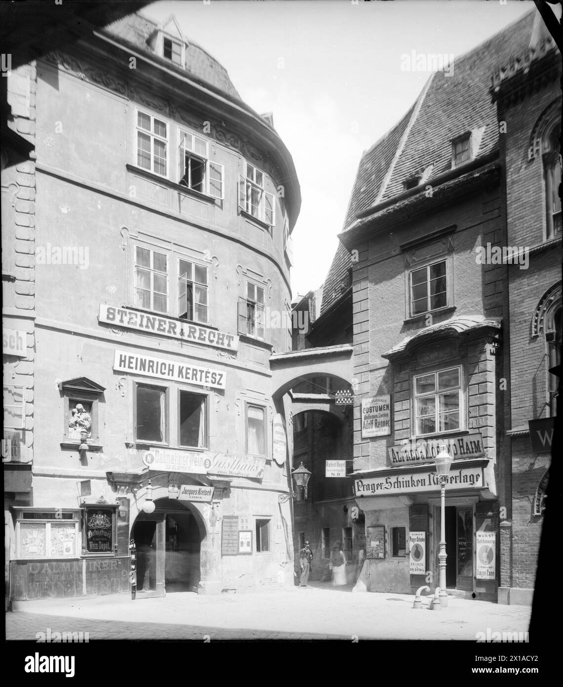 Wien 1, Fleischmarkt 9/11, Insight in the Griechengasse (Griechengasse), 1898 - 18980101 PD0682 - Rechteinfo: Rights Managed (RM) Stockfoto