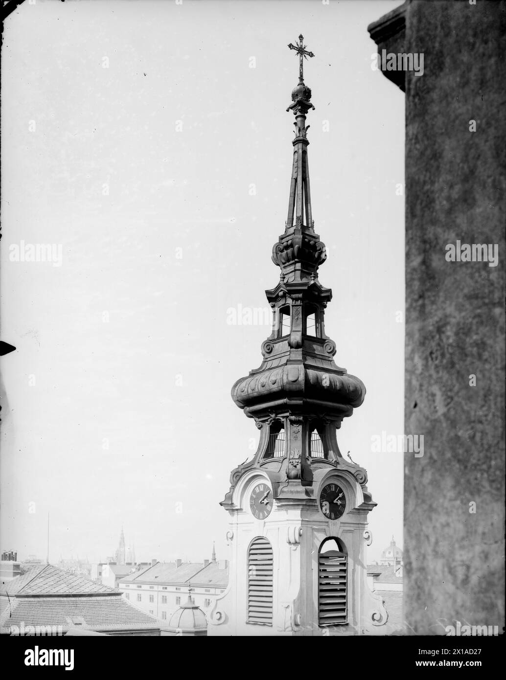 Wien 7, Stiftskirche, Turm: Dach Nahaufnahme z.B. von sou'-sou'-West, 1898 - 18980101 PD0745 - Rechteinfo: Rights Managed (RM) Stockfoto