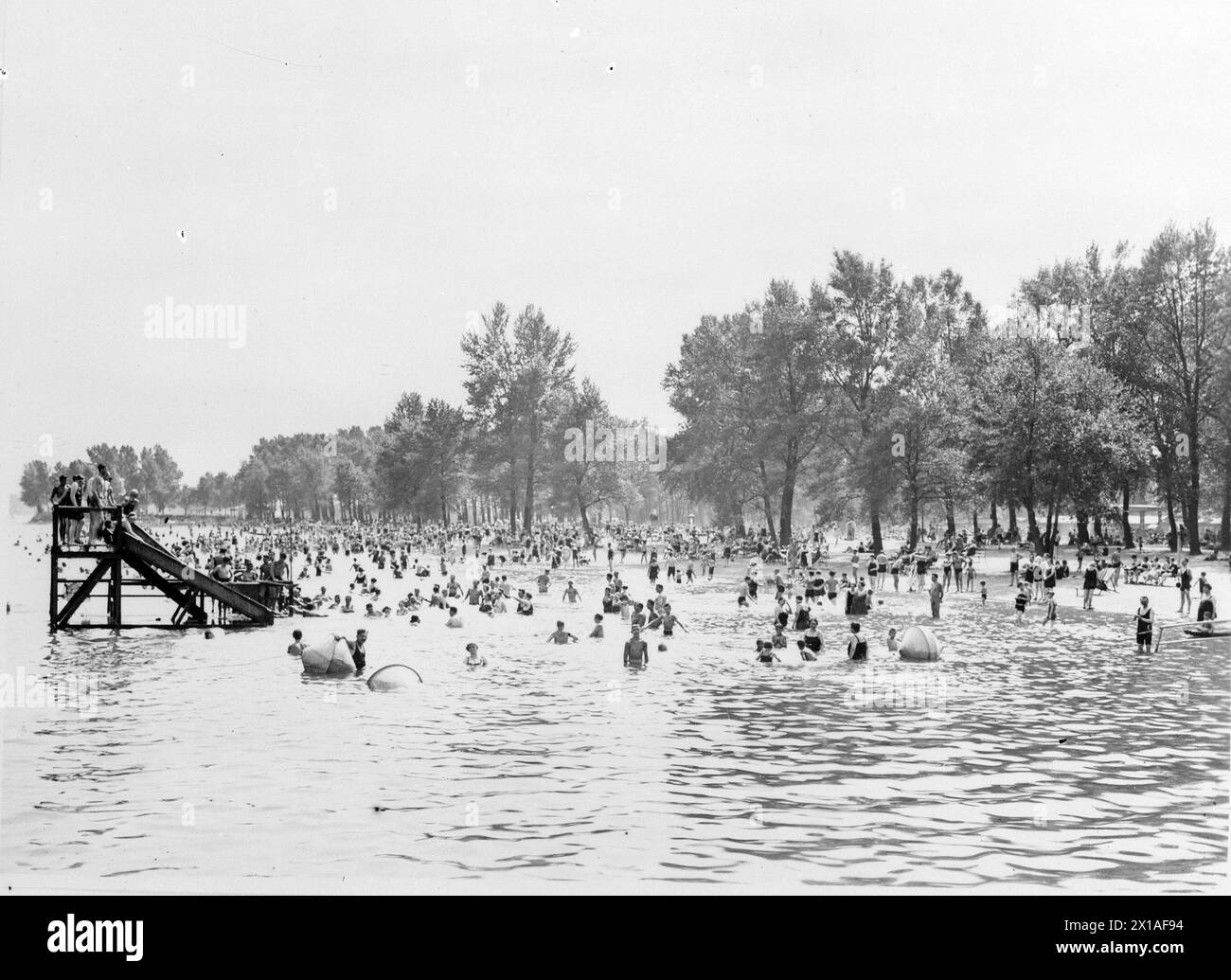 Wien 22, Gaensehaeufel (insel), Badebetrieb, 1907 - 19070101 PD1337 - Rechteinfo: Rights Managed (RM) Stockfoto