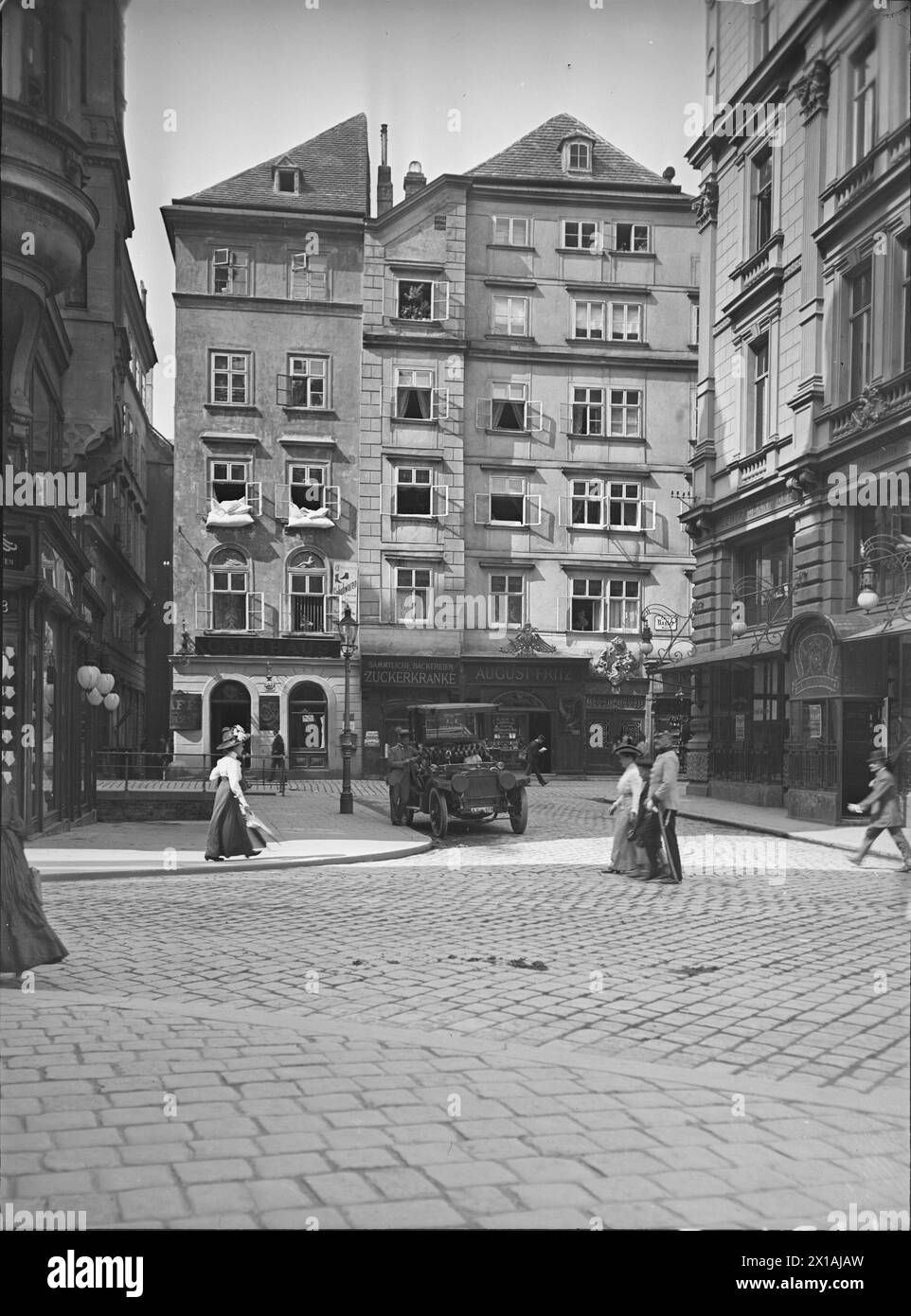 Wien 1, Naglergasse 11-13, Blick vom Hofplatz durch die Irisgasse, 22.06.1911 - 19110622 PD0008 - Rechteinfo: Rights Managed (RM) Stockfoto
