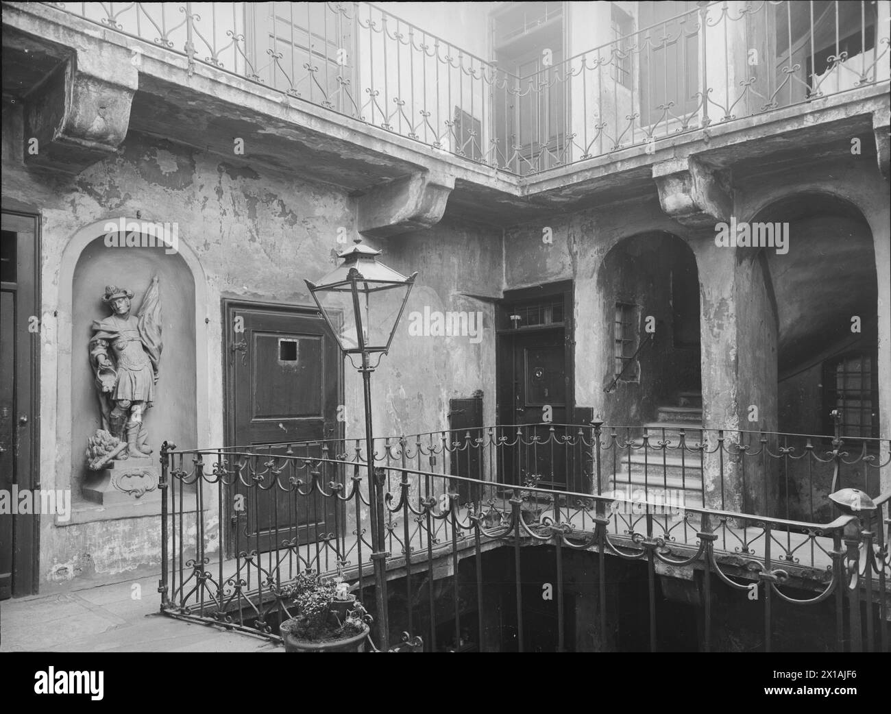 Wien 7, Stiftgasse 10, Haus des Heiligen Vincenz. Yard Exercise, 22.04.1912 - 19120422 PD0003 - Rechteinfo: Rights Managed (RM) Stockfoto