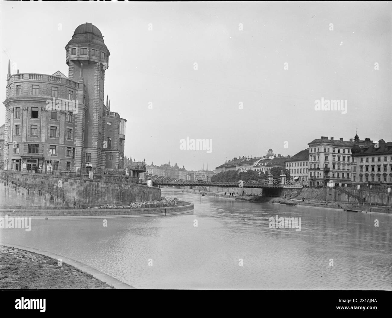 Wien 3, Radetzkybrücke, Blick von der Rampe in der Nähe der Radetzkybrücke in Richtung Aspernbrücke, mit Uraniagebaeude (Urania-Gebäude), 22.06.1913 - 19130622 PD0002 - Rechteinfo: Rights Managed (RM) Stockfoto