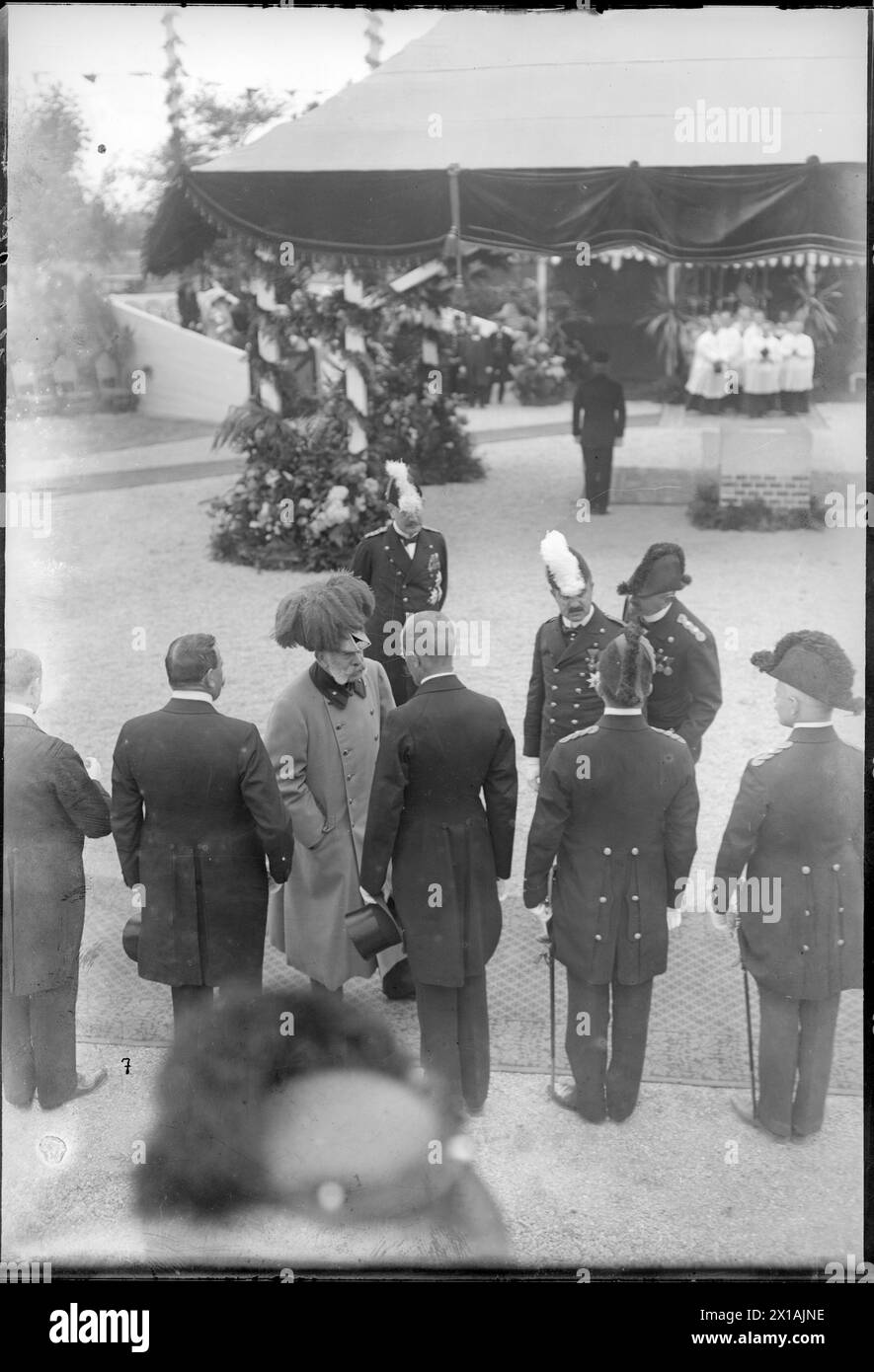 Grundsteinlegung für den Ausbau der Floridsdorfer Brücke, Mitglieder der baukommission und des Arbeitsausschusses werden Franz Joseph. Vorgestellt, 28.06.1913 - 19130628 PD0010 - Rechteinfo: Rights Managed (RM) Stockfoto