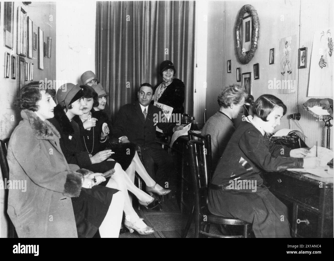 Agentur für junge Schauspielerinnen, 1928 - 19280101 PD3281 - Rechteinfo: Rechte verwaltet (RM) Stockfoto