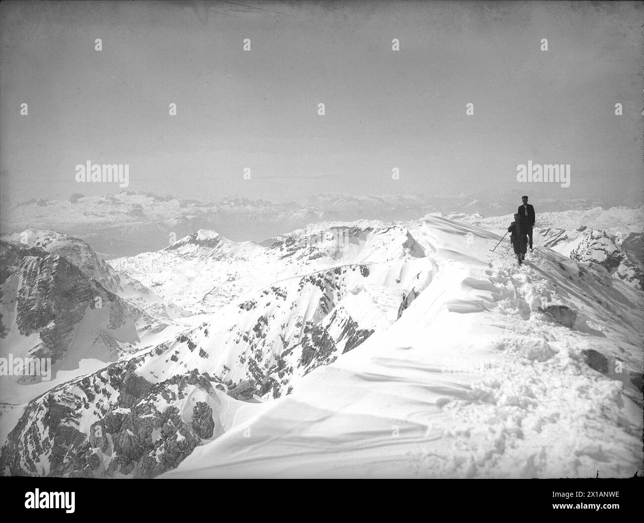 Am Westkamm des großen Gezeitenbaches, Blick auf den Dachstein (Gipfel), 1930 - 19300101 PD10104 - Rechteinfo: Rights Managed (RM) Stockfoto