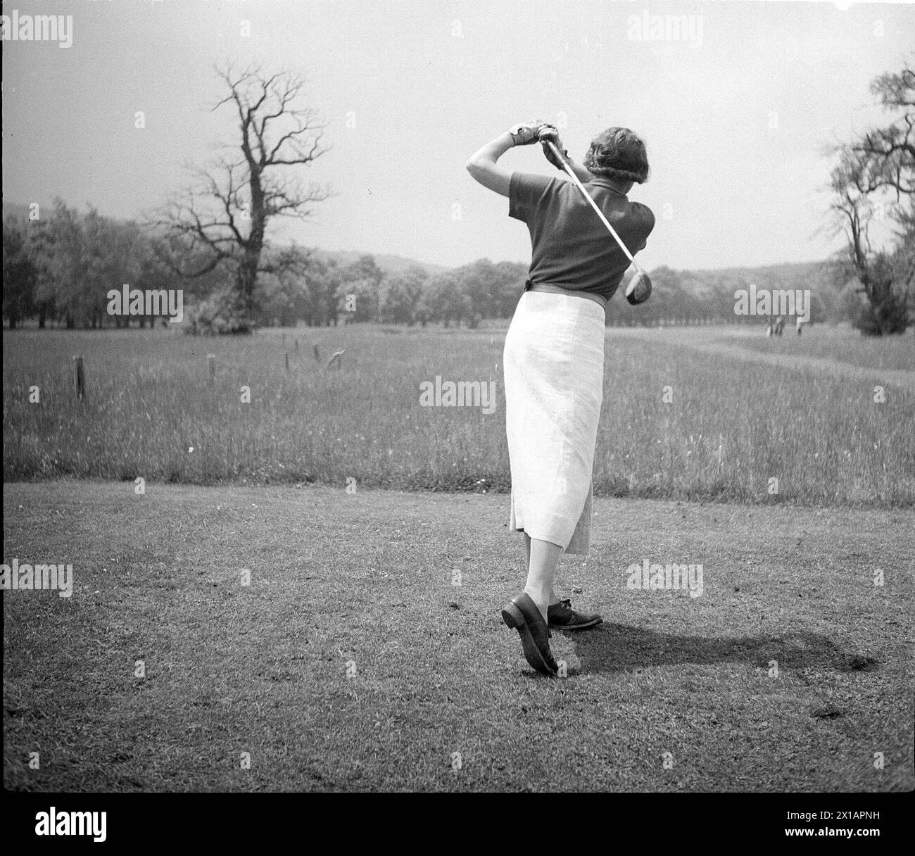 Wien 13, Zoologischer Garten Lainzer, Links der Country Clubs: dame am Golf, 1930 - 19300101 PD8881 - Rechteinfo: Rights Managed (RM) Stockfoto