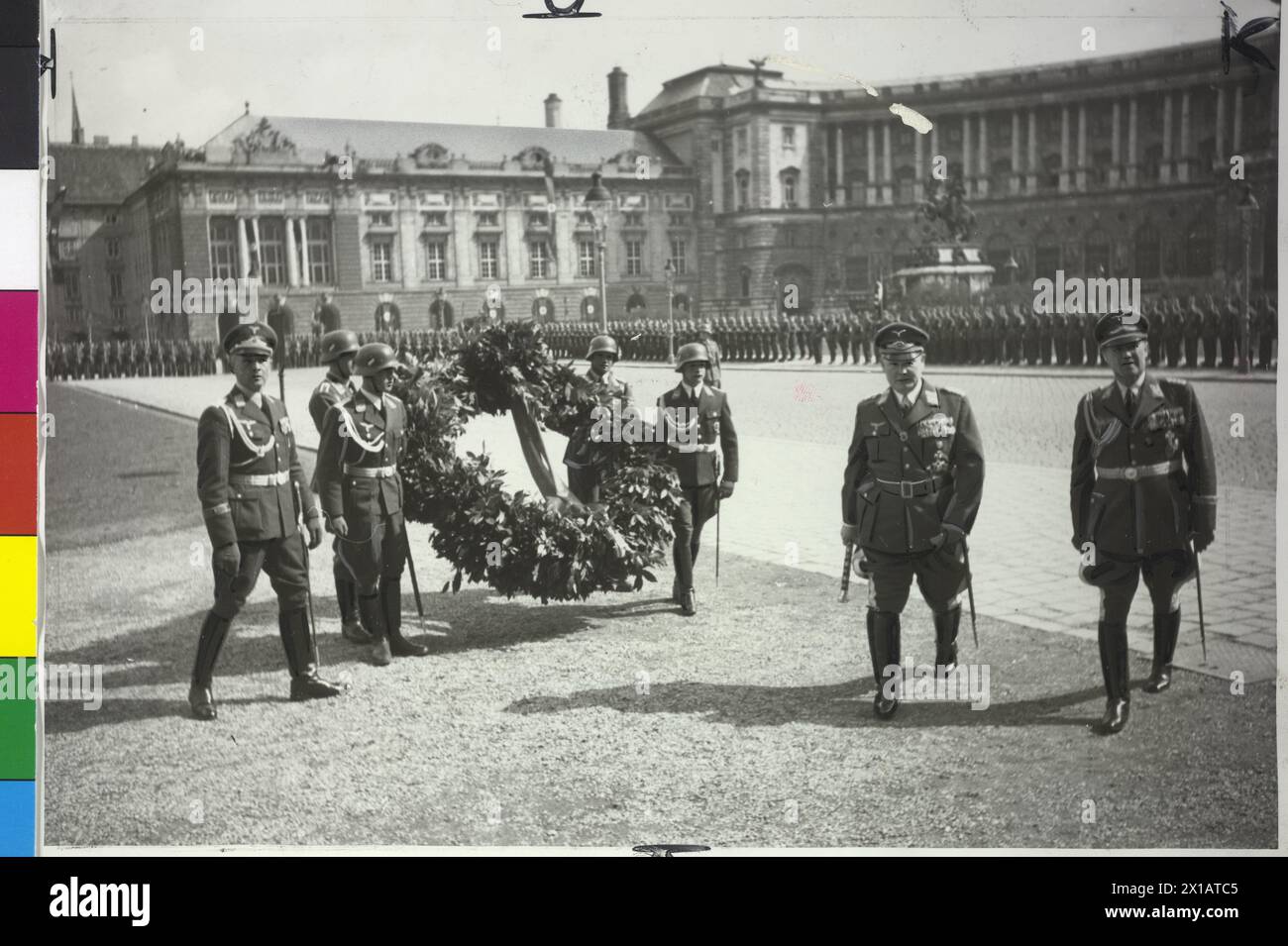 Hermann Göring in Wien, Göring mit Generalmajor von Stumpff während der Heldenzeremonie auf dem Heldenplatz, 27.3.1938 - 19380327 PD0008 - Rechteinfo: Rights Managed (RM) Stockfoto