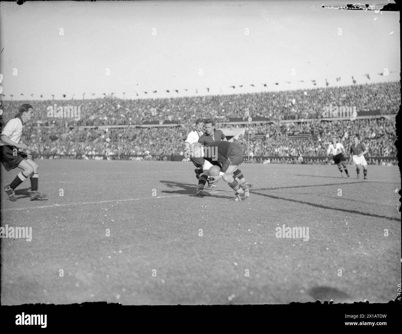 Fußball Österreich - Deutsches Reich, Szene vor dem Tor., 03.04.1938 - 19380403 PD0040 - Rechteinfo: Rights Managed (RM) Stockfoto