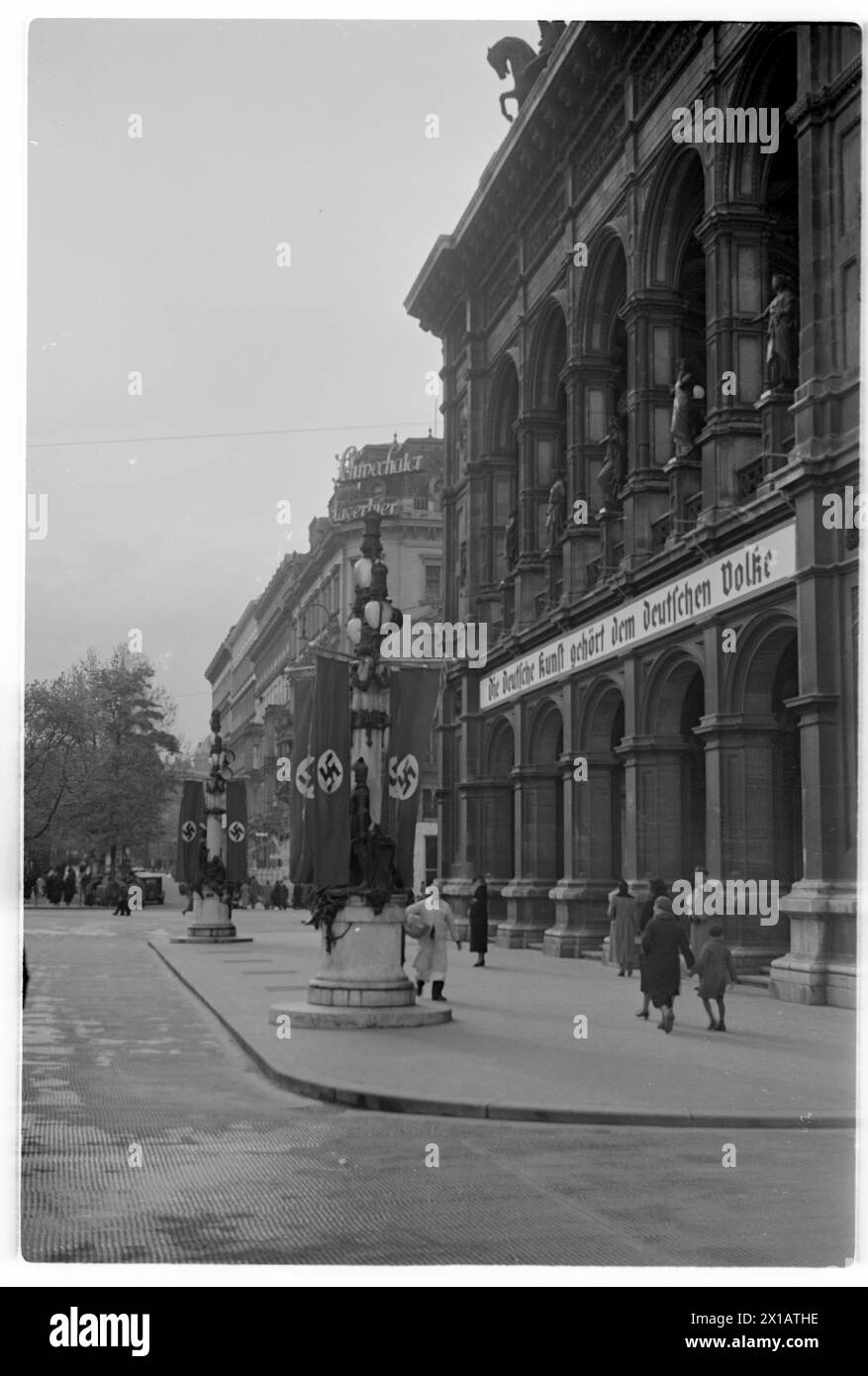 Volksabstimmung April 1938, Wiener Staatsoper mit Banner „die deutsche Kunst gehoert dem deutschen Volk“, 10.4.1938 - 19380410 PD0148 - Rechteinfo: Rights Managed (RM) Stockfoto