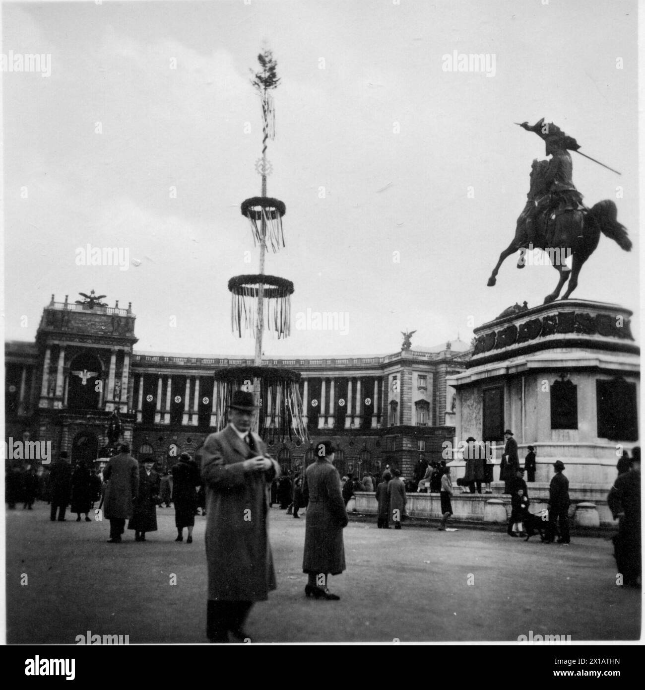 Mai 1938, am Wiener Heldenplatz, 1.5.1938 - 19380501 PD0118 - Rechteinfo: Rights Managed (RM) Stockfoto