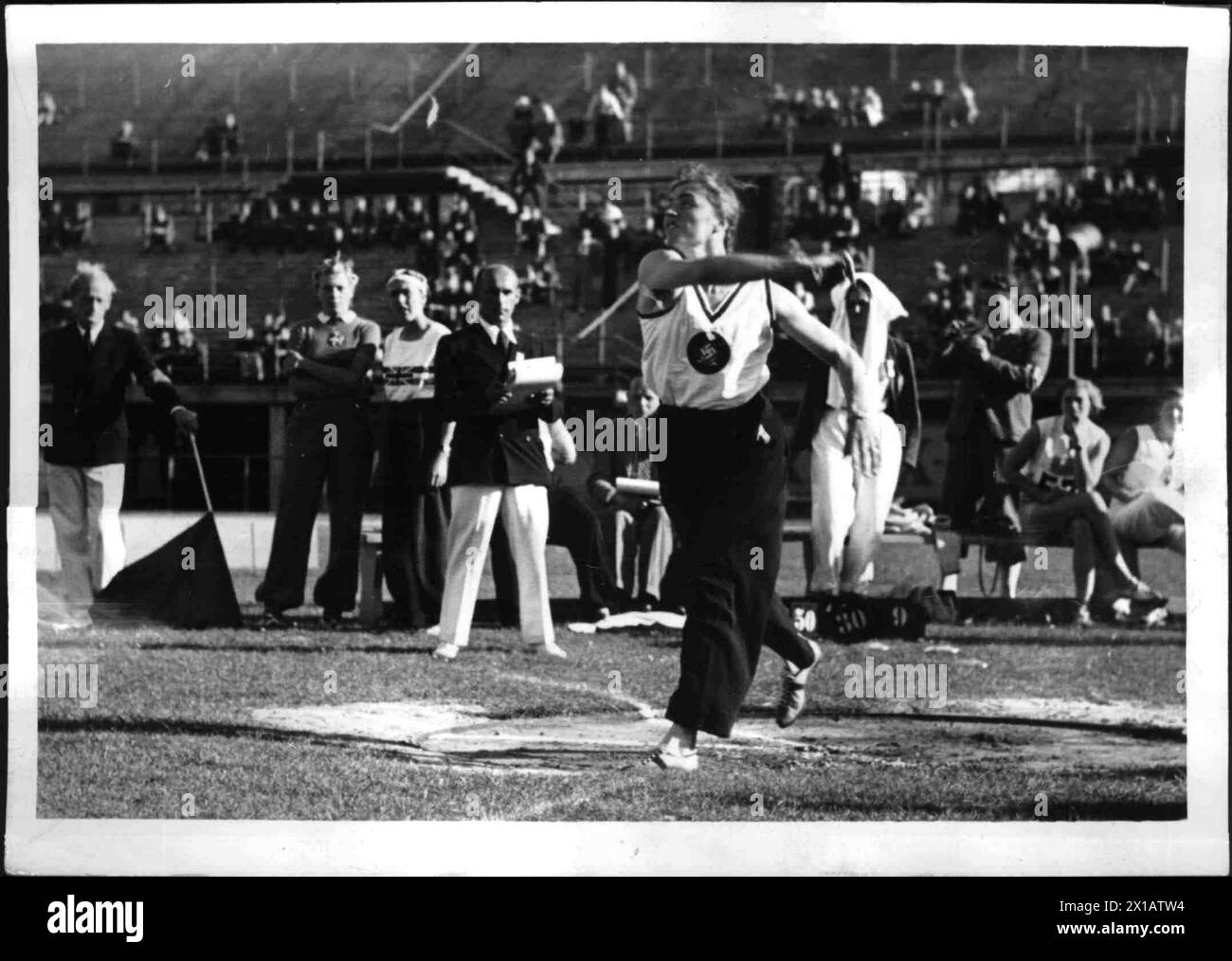 Leichtathletik-Europameisterschaften der Frauen in Wien, Gisela Mauermayer beim Diskuswurf., 18.09.1938 - 19380918 PD0010 - Rechteinfo: Rights Managed (RM) Stockfoto