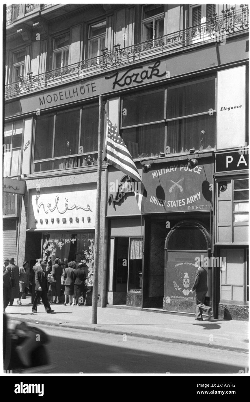 Kärntner Straße in Wien, US-Militärpolizei für den 1. Bezirk, 1945 - 19450101 PD8305 - Rechteinfo: Rights Managed (RM) Stockfoto