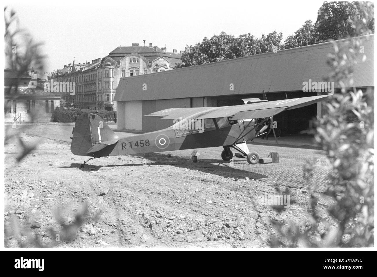 Britischer Militärflugplatz in Schönbrunn, 1946 - 19460101 PD2004 - Rechteinfo: Rights Managed (RM) Stockfoto