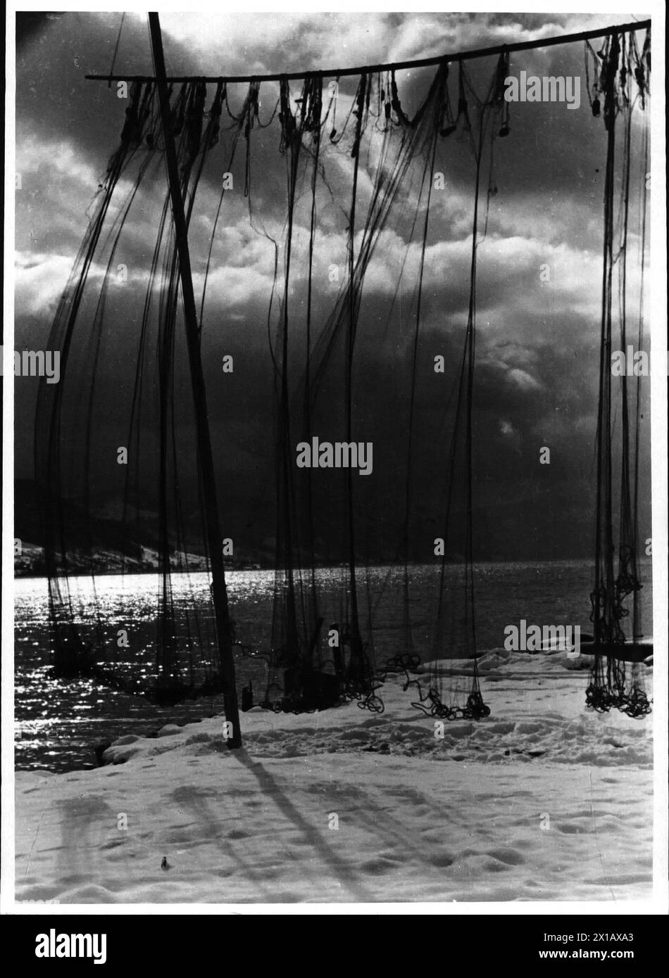 Attersee - Salzkammergut, Hängenetz., Attersee - Salzkammergut, Hängenetz im Wind, des Meeres, 1946 - 19460101 PD2048 - Rechteinfo: Rights Managed (RM) Stockfoto