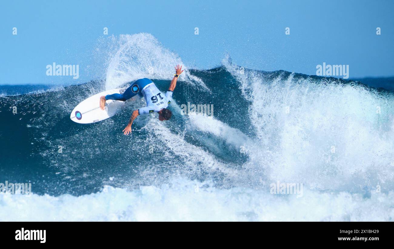 Der brasilianische Profi-Surfer Deivid Silva tritt 2024 beim Margaret River Pro Surf Event in Surfer's Point, Prevelly, Western Australia an. Stockfoto
