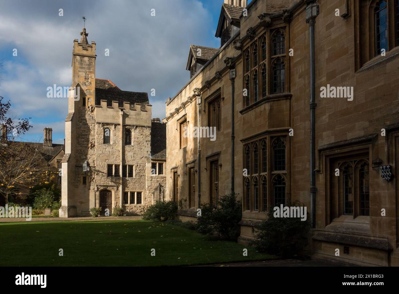 Die eleganten Gebäude aus dem 15. Jahrhundert des St Magdalen College Oxford, eine der am besten bewerteten Universitäten in der englischen Stadt. Stockfoto