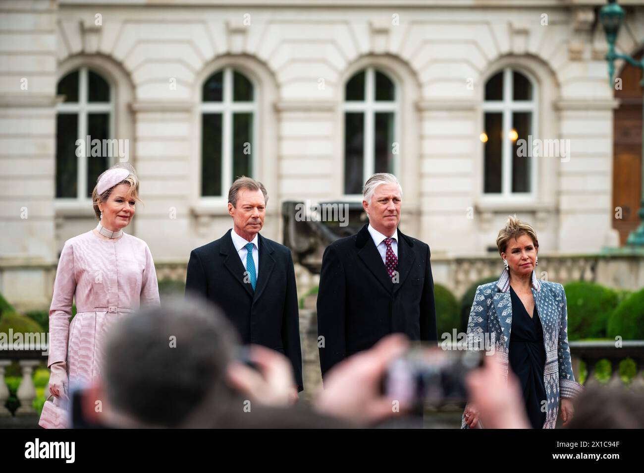 Der belgische König Filip und Königin Mathilde mit dem Großherzog Henri und Großherzogin Maria Teresa, Brüssel, Belgien, 16. April 2024 - Staatsbesuch Luxemburgs in Belgien Stockfoto