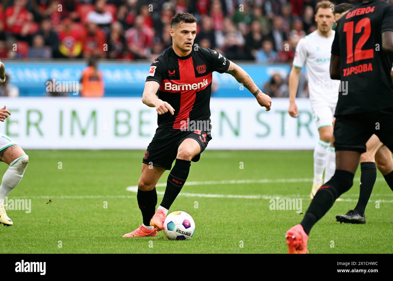 Bundesliga, BayArena Leverkusen; Bayer Leverkusen vs. SV Werder Bremen; Granit Xhaka (LEV) Stockfoto