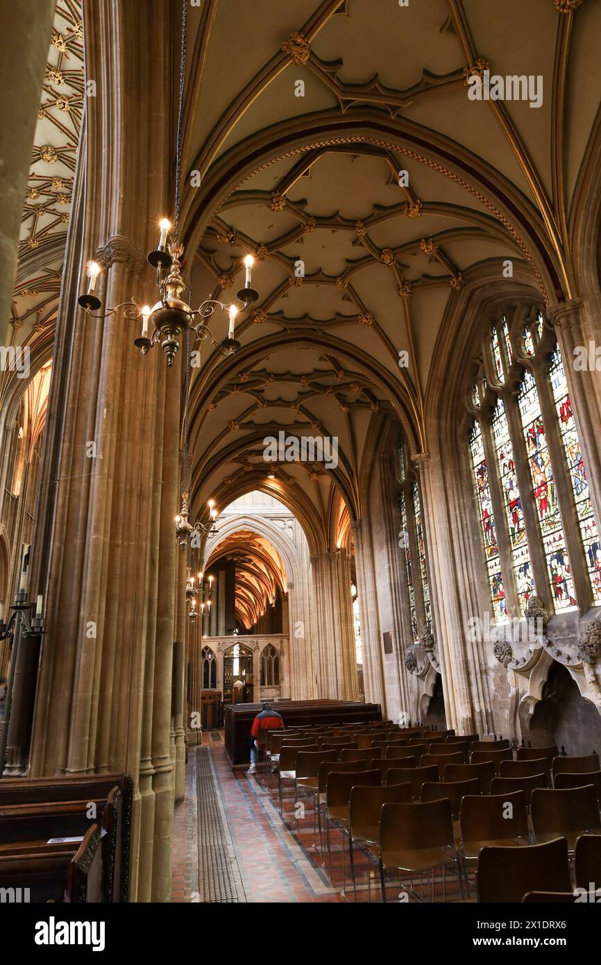 Bristol, England, 29. März 2024: Architektonische Details von St. Mary Redcliffe Kirche Stockfoto
