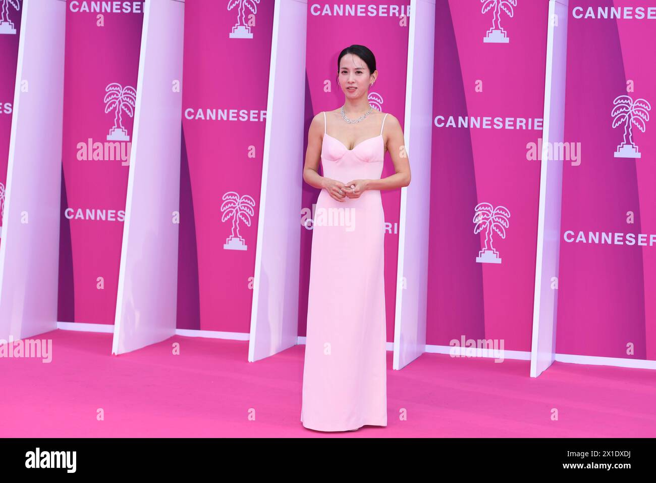 CANNES, FRANKREICH - 9. APRIL: CCho Yeo-jeong, Teilnahme am Pink Carpet Maxima am fünften Tag des 7. Canneseries International Festivals am 9. April 2024 Stockfoto