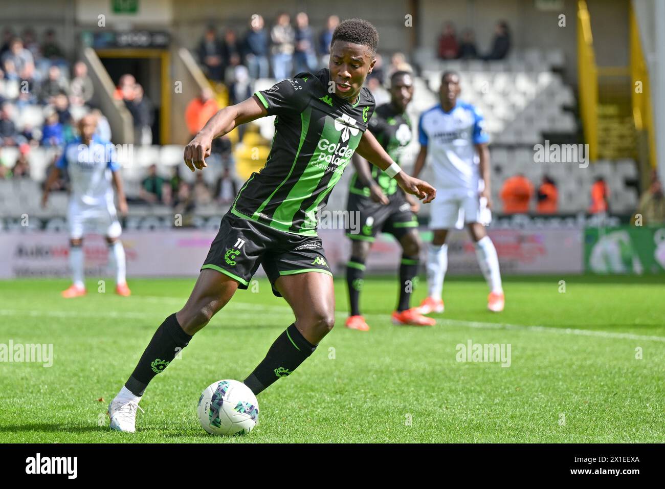 Brügge, Belgien. April 2024. Alan Minda (11) von Cercle, aufgenommen während der Jupiler Pro League Saison 2023 - 2024 Spieltag 2 in den Champions Play-offs zwischen Cercle Brugge und Club Brugge am 1. April 2024 in Brügge. (Foto: David Catry/Isosport) Credit: Sportpix/Alamy Live News Stockfoto