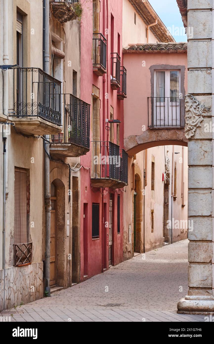 Malerisches Stadtzentrum von La Bisbal. Baix Emporda, Girona. Spanien Stockfoto