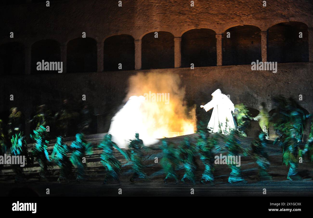 29072011 - SALZBURG - ÖSTERREICH: Die Fotoprobe von Macbeth von Guiseppe Verdi in der Felsenreitschule, Salzburg, am Donnerstag, 28. Juli 2011. APA-FOTO: BARBARA GINDL – 20110728 PD2422 – Rechteinfo: Rights Managed (RM) Stockfoto